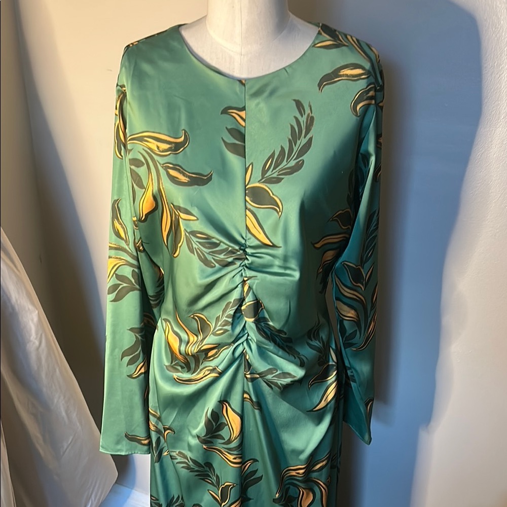 Alexia Admor Green Sheath Long Sleeve Dress